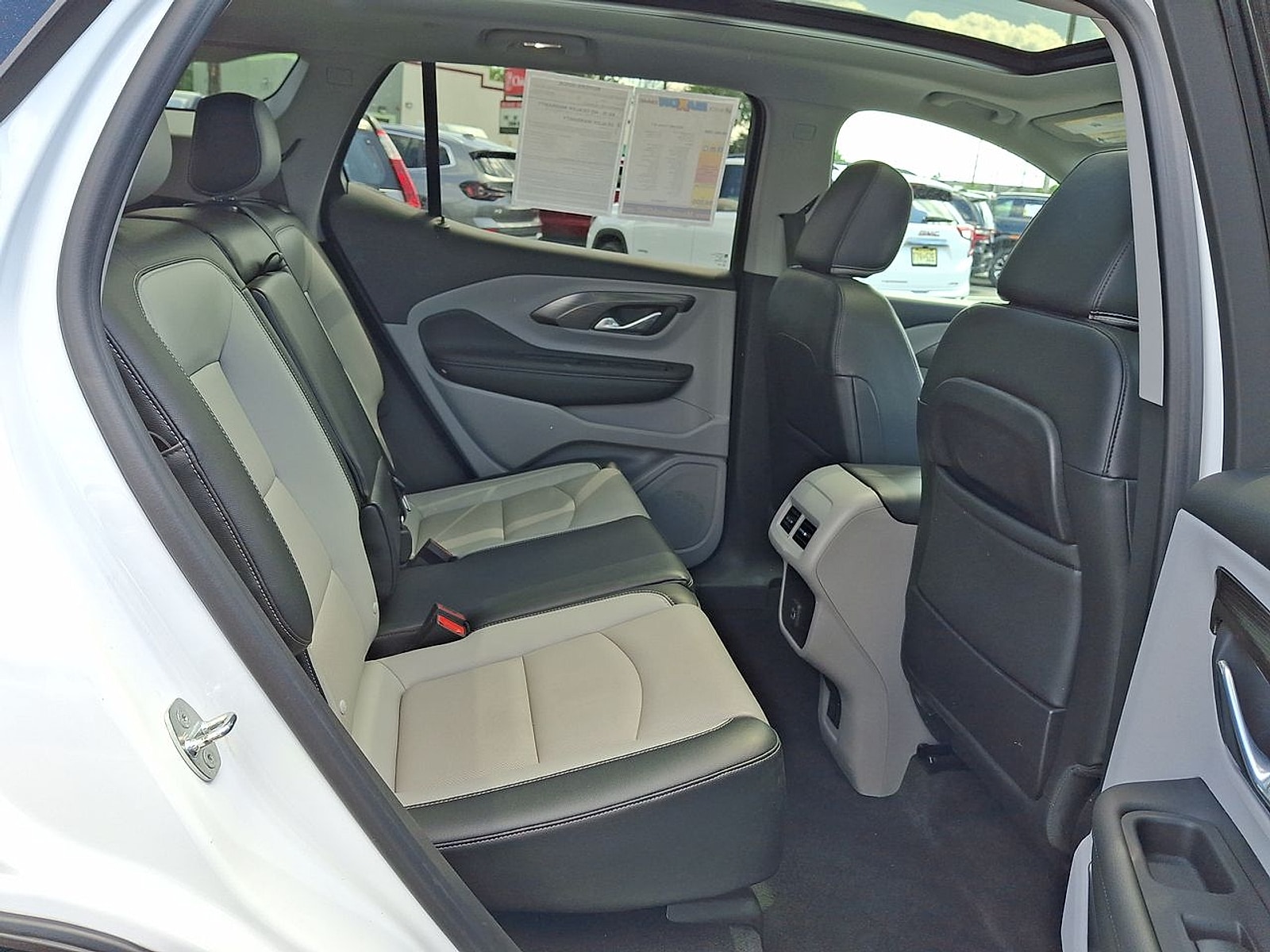 2023 GMC Terrain SLT - Photo 27