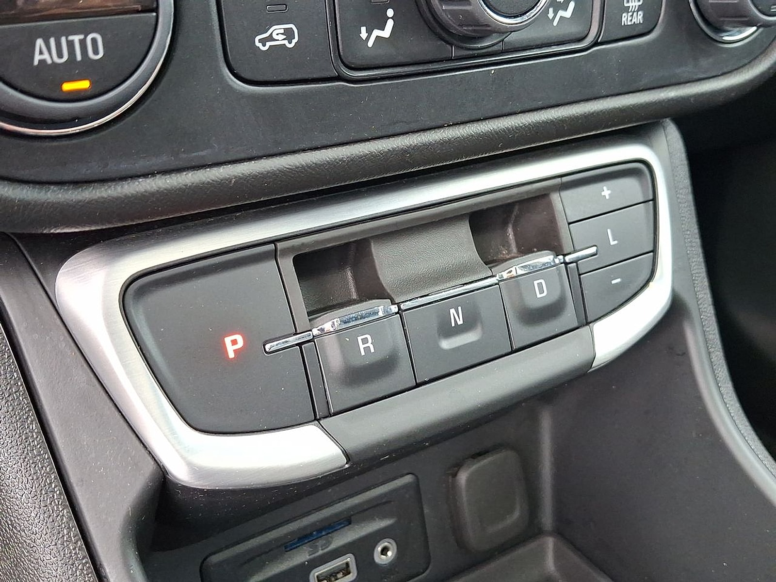 2024 GMC Terrain SLT - Photo 15