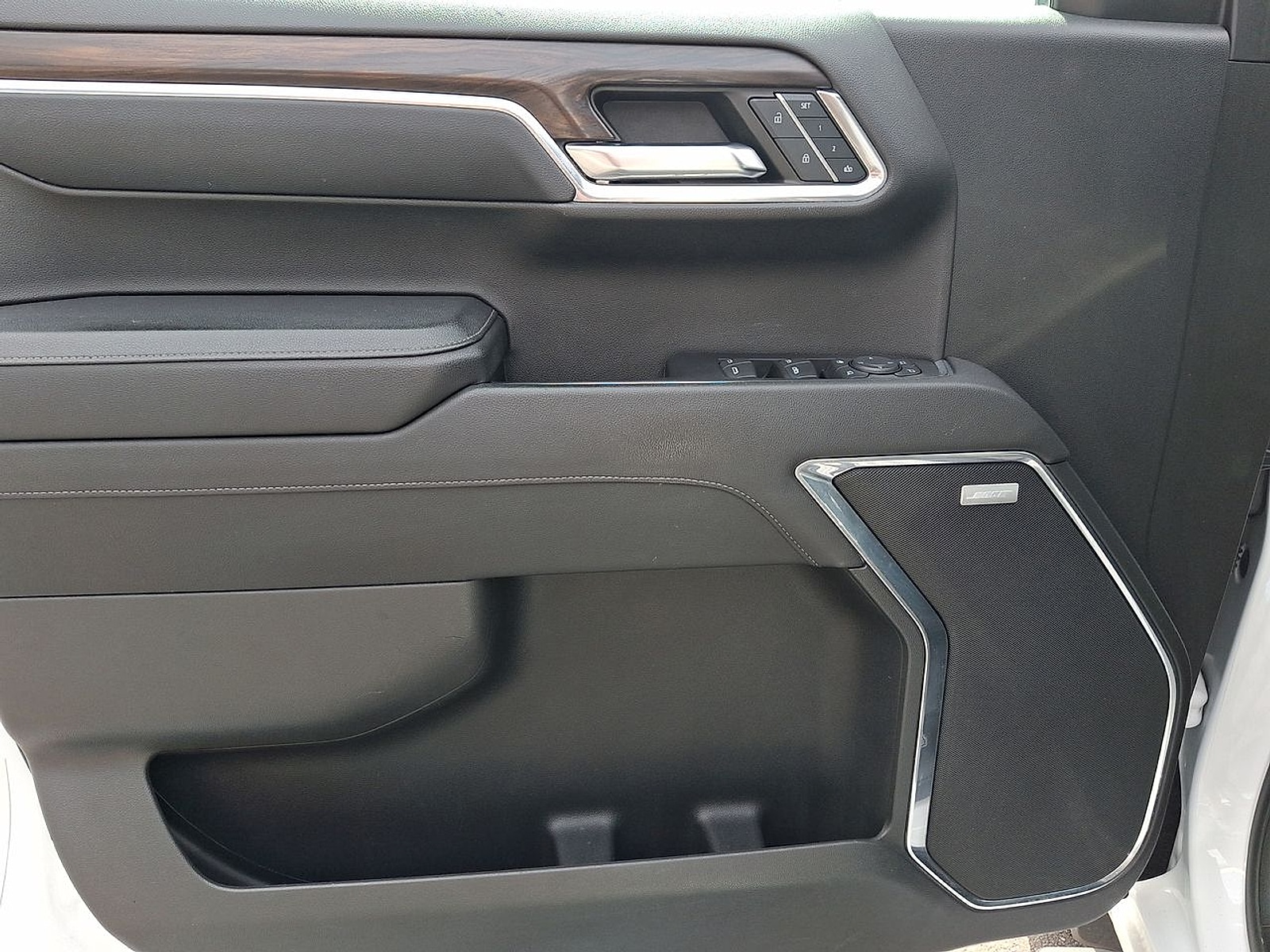 2023 GMC Sierra 1500 SLT - Photo 22