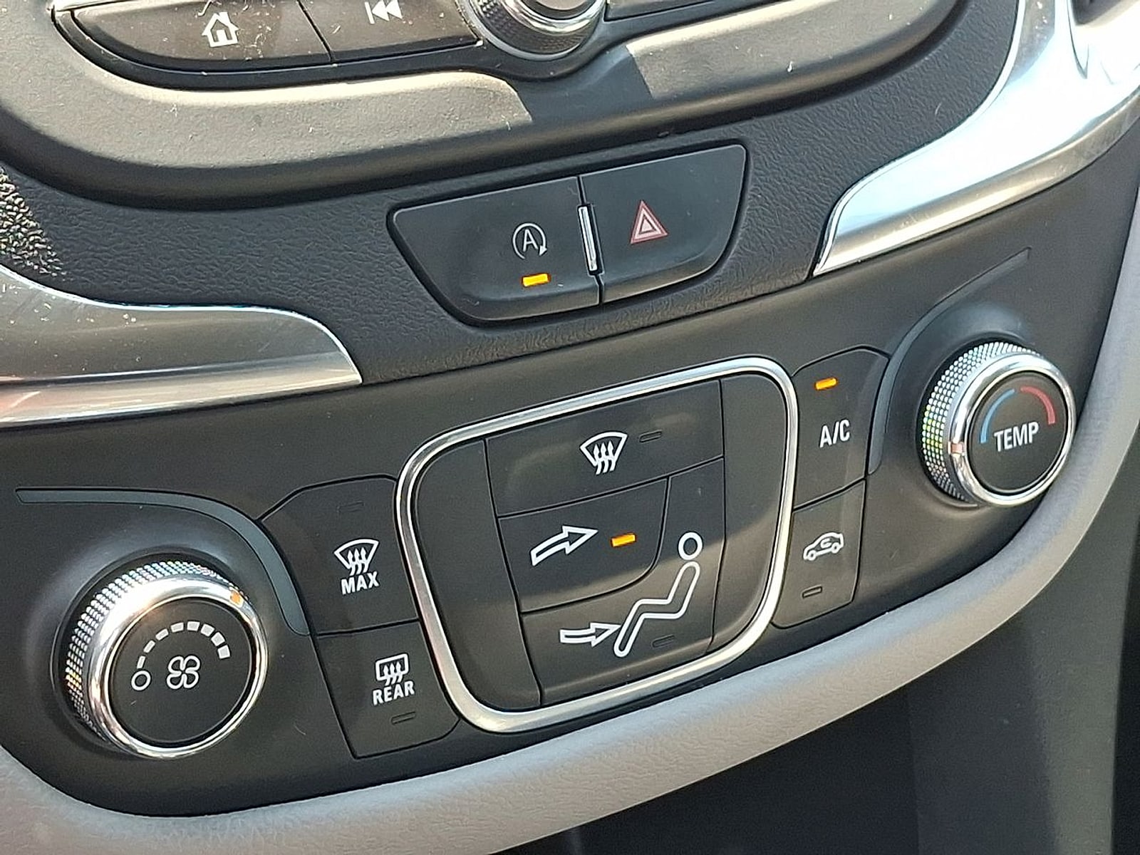 2024 Chevrolet Equinox LS - Photo 34