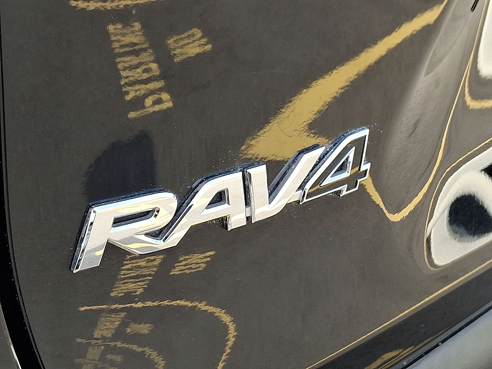 2023 Toyota RAV4 LE - Photo 31