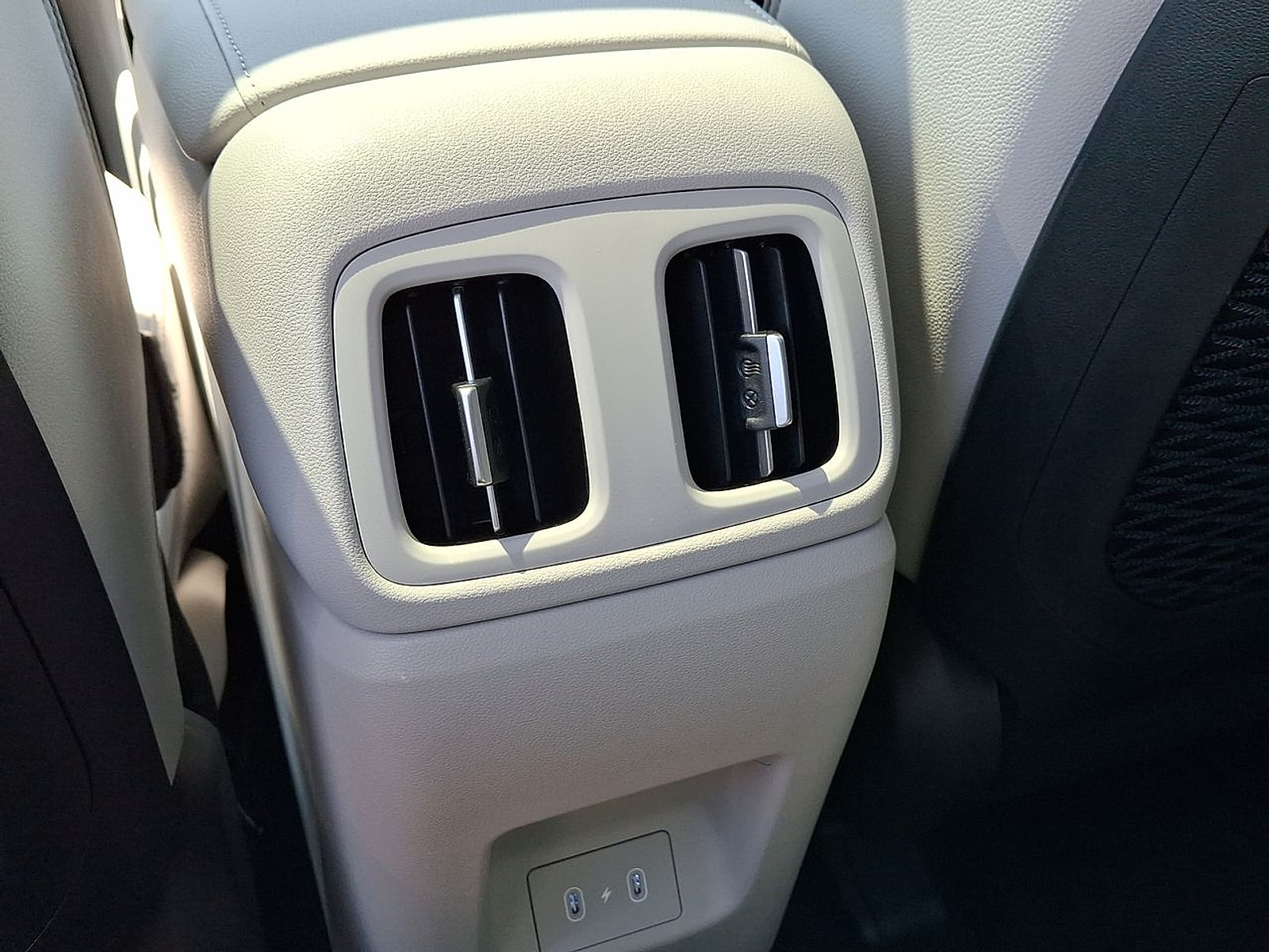 2025 Hyundai Tucson Limited - Photo 22