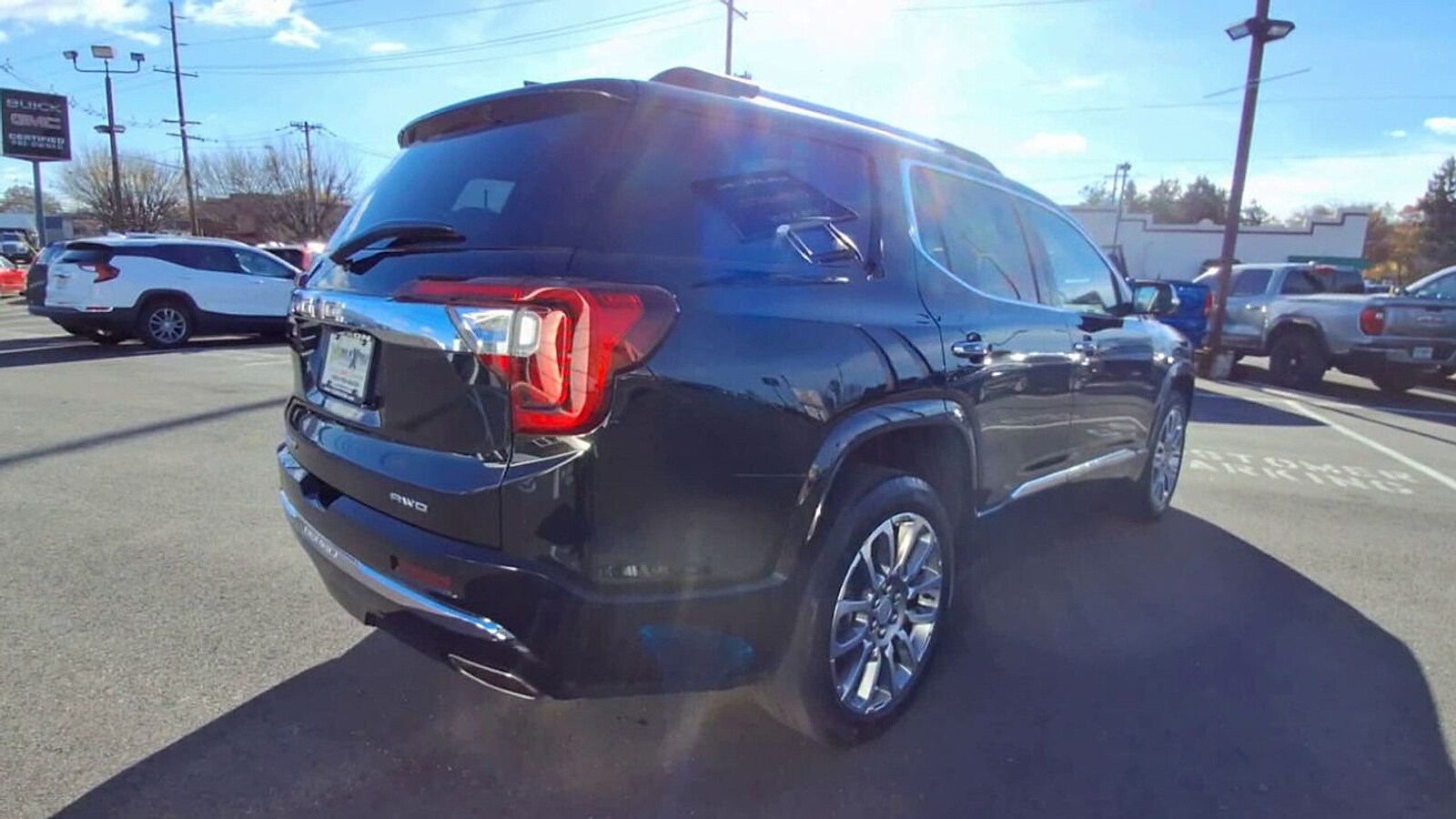 2022 Gmc Acadia Denali photo 2