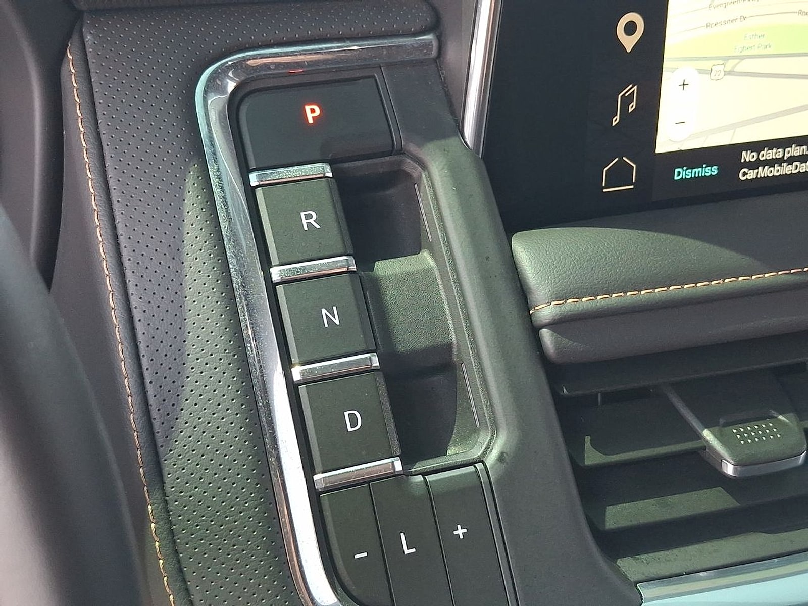2023 GMC Yukon AT4 - Photo 16