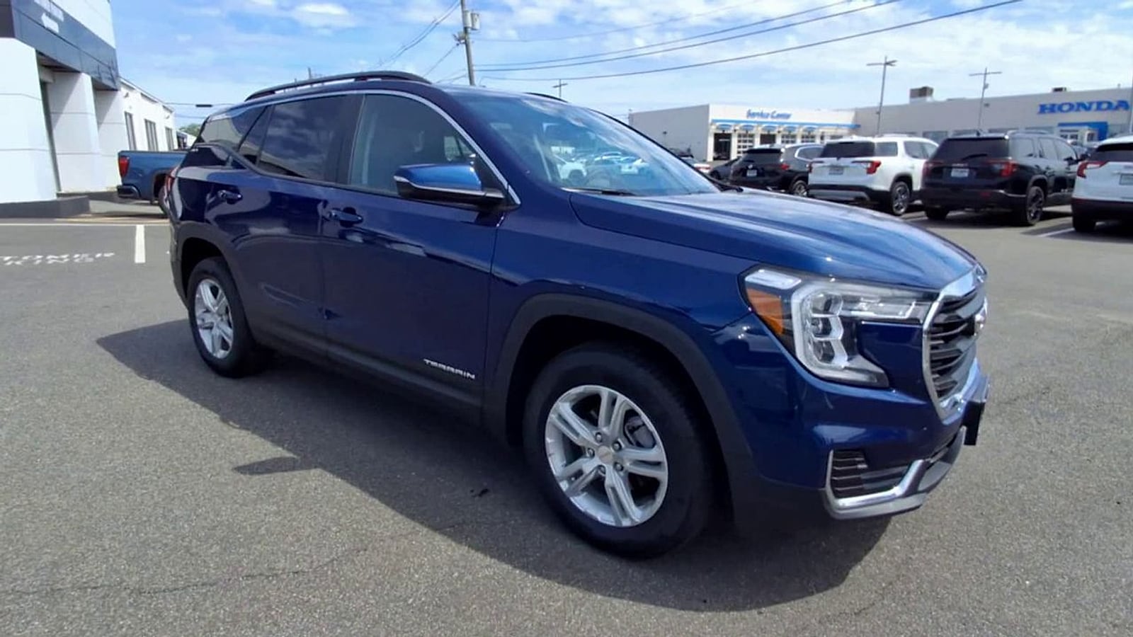 2023 GMC Terrain SLE - Photo 8