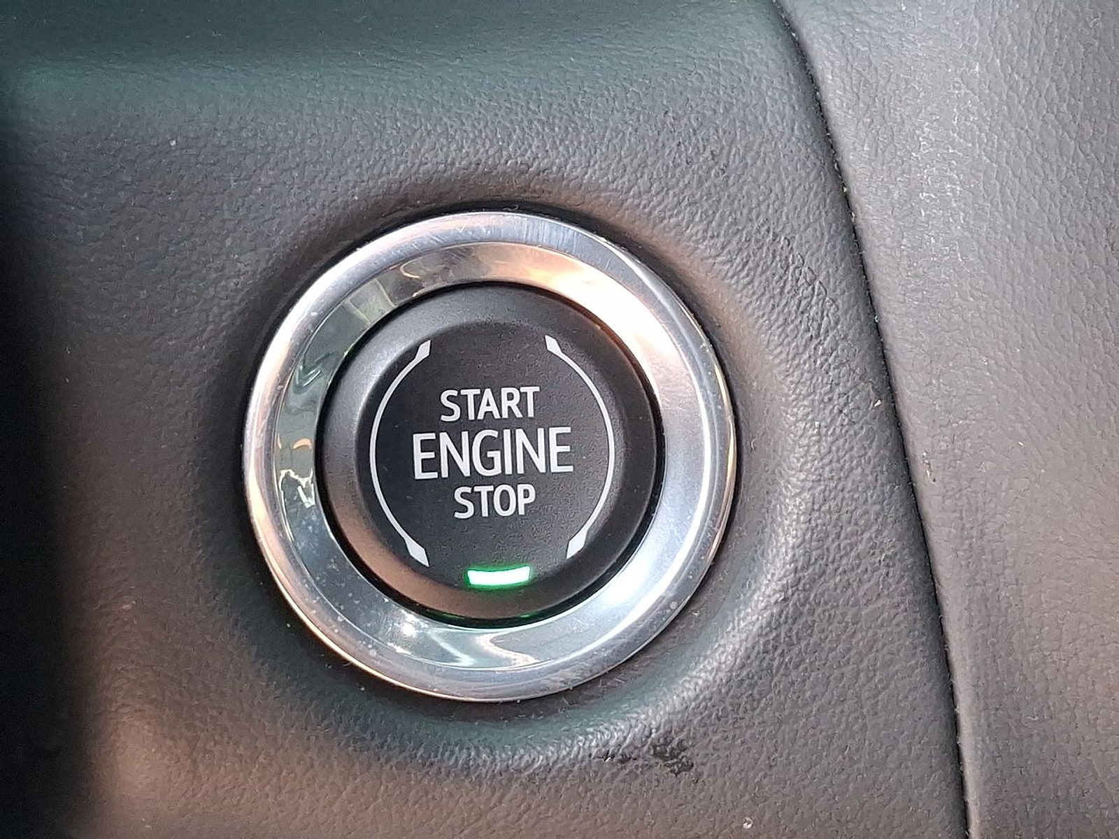2023 GMC Yukon AT4 - Photo 17