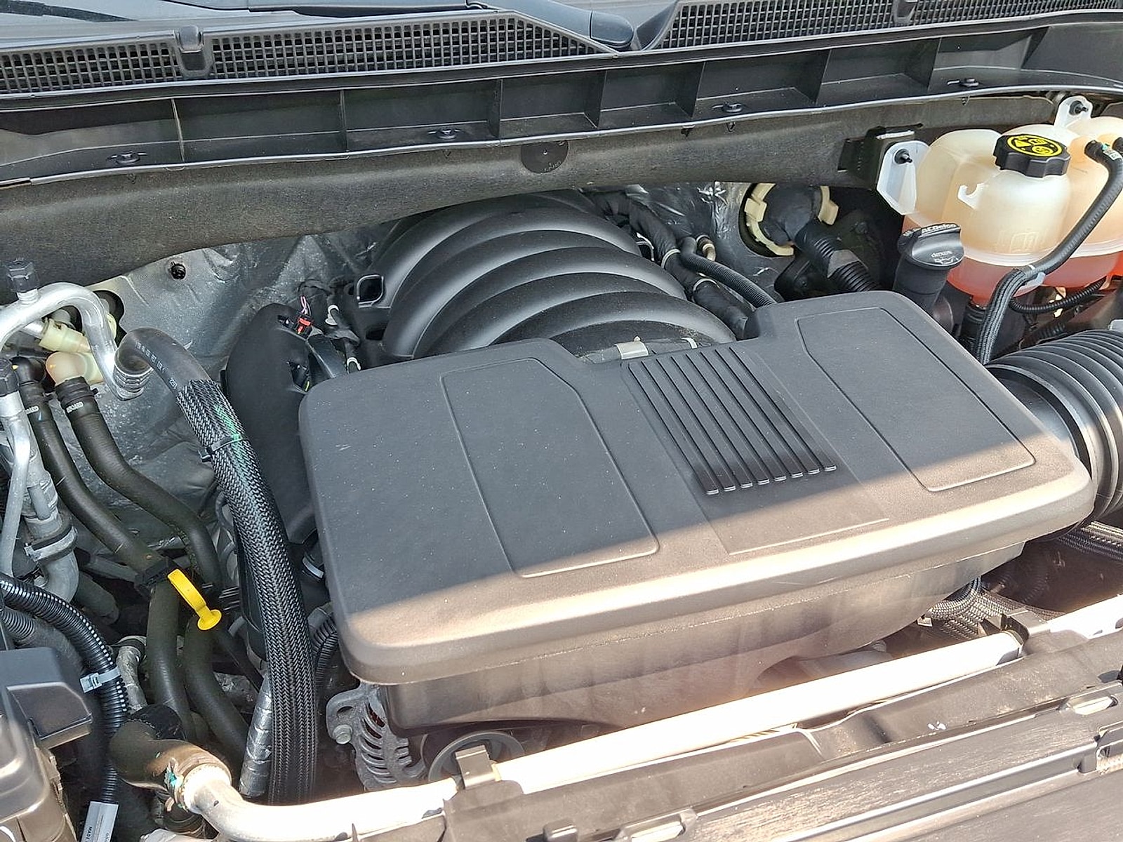 2023 GMC Yukon AT4 - Photo 30