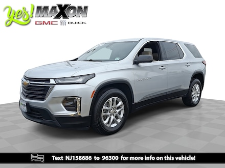 2022 Chevrolet Traverse LS SUV