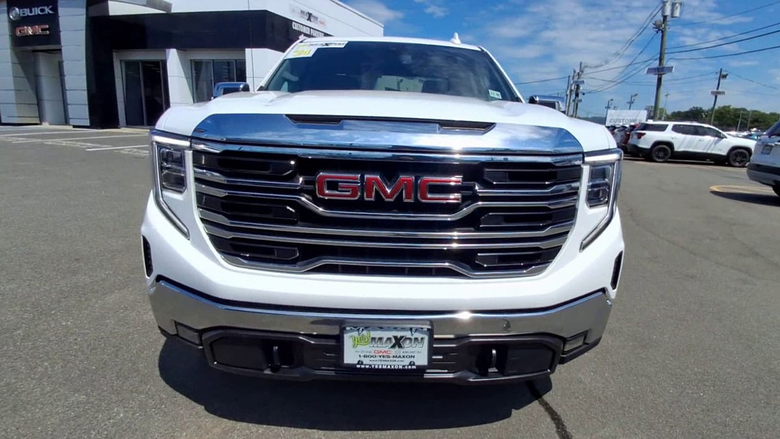 2024 GMC Sierra 1500 SLT - Photo 7