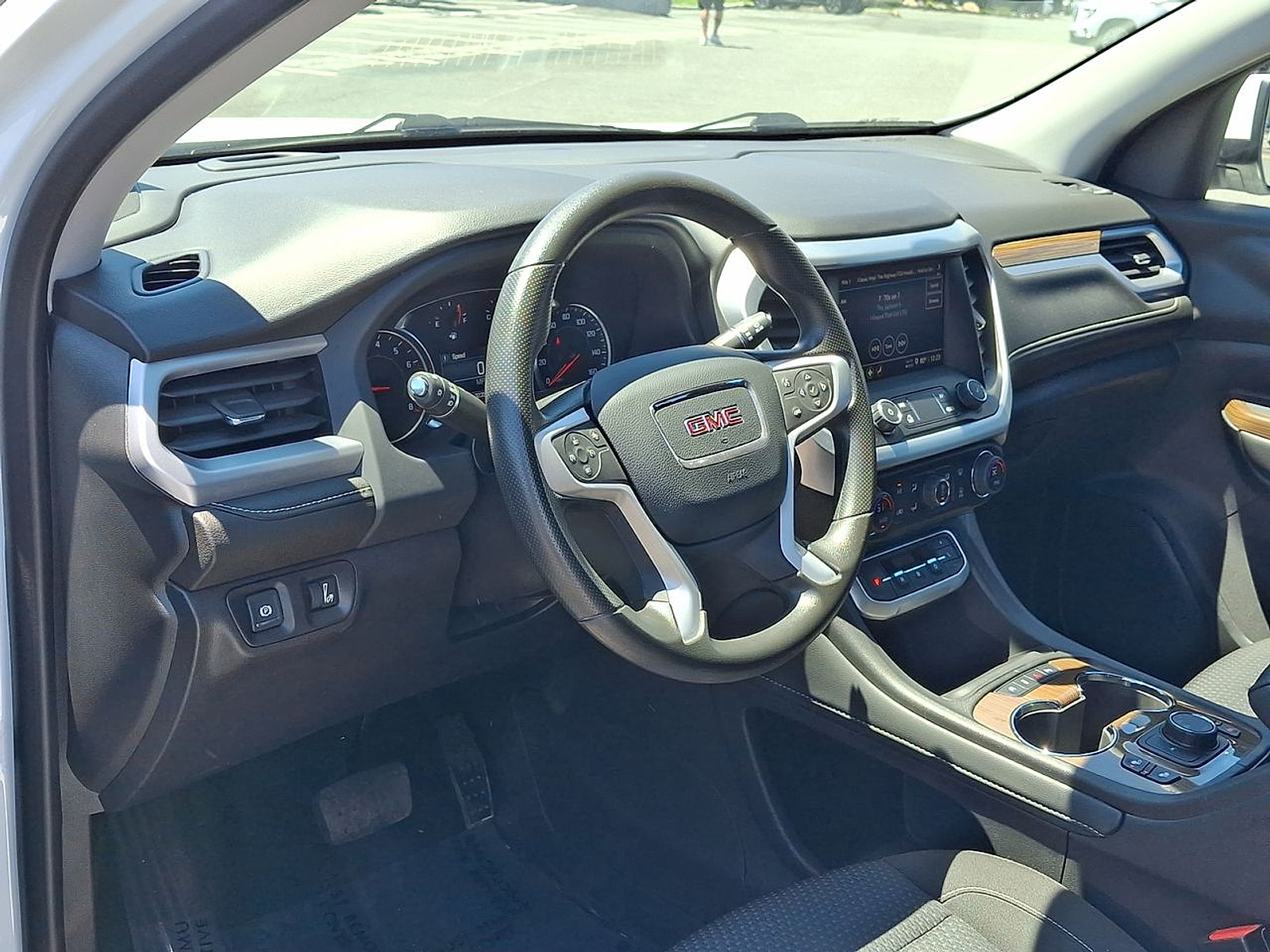 2023 GMC Acadia SLE - Photo 10