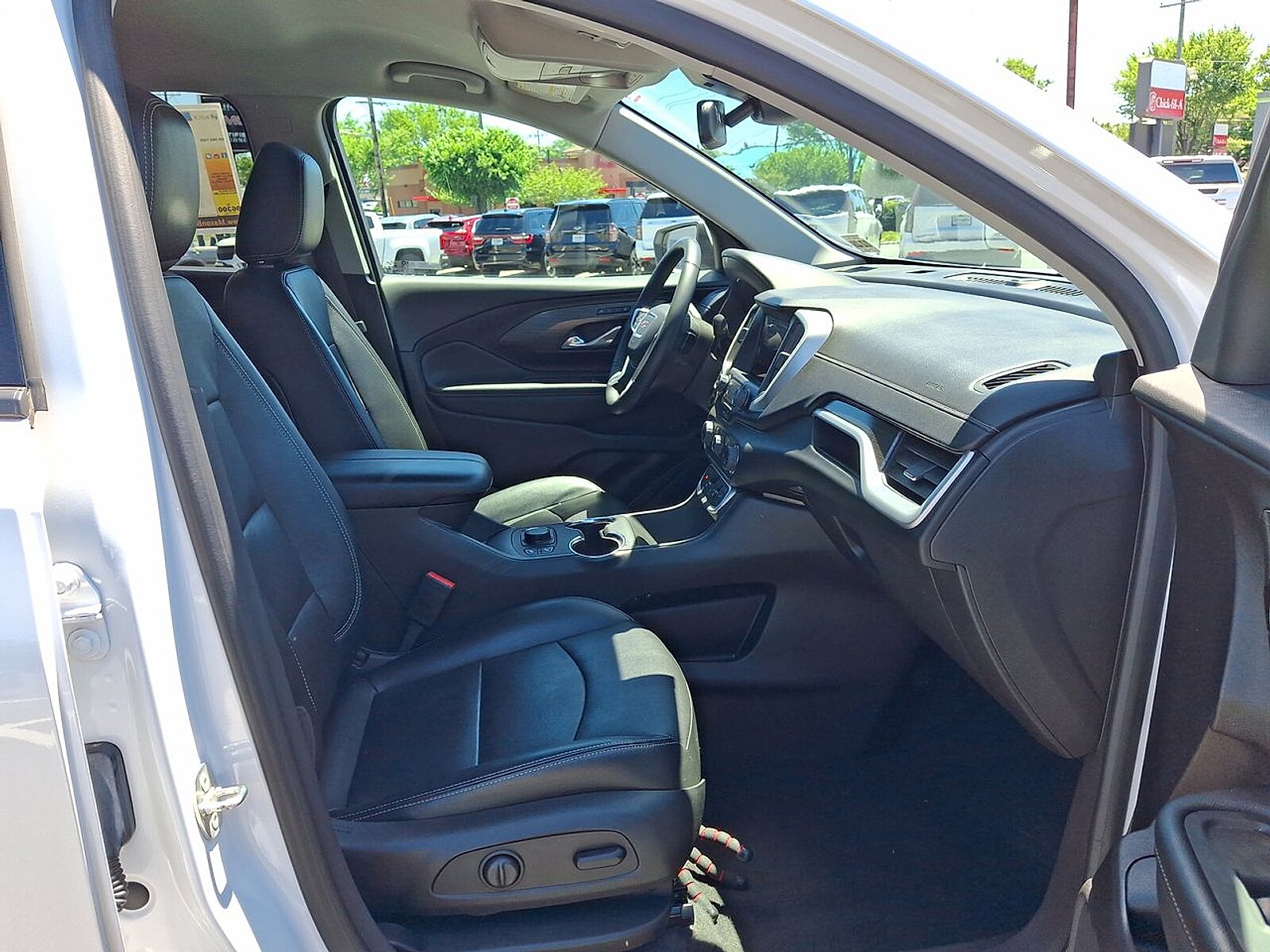 2024 GMC Terrain SLT - Photo 27
