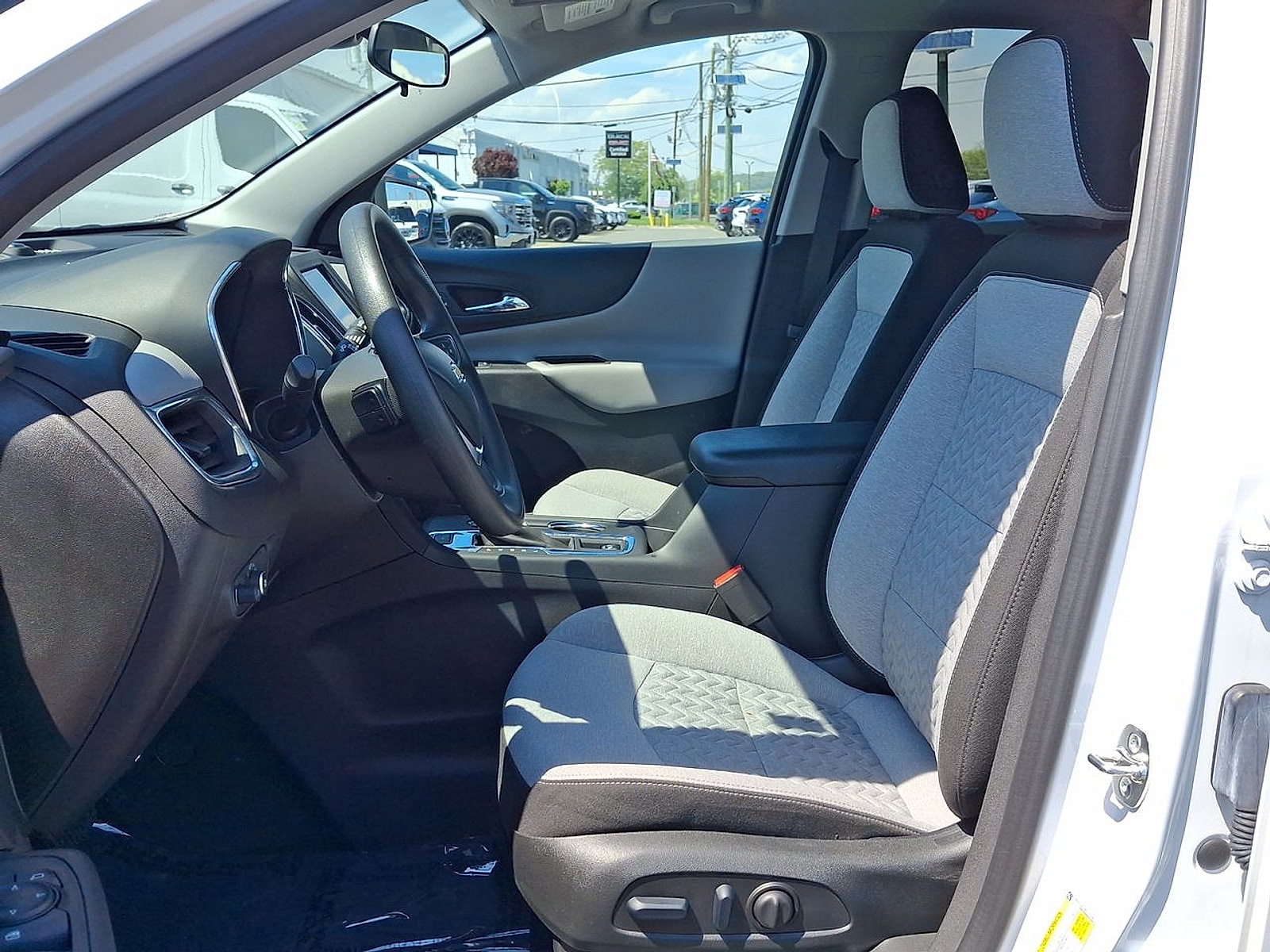 2024 Chevrolet Equinox LS - Photo 18