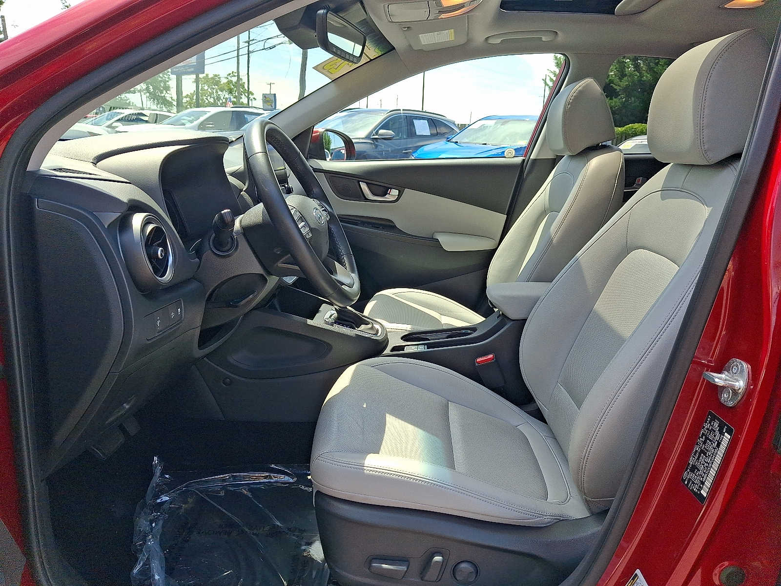 2023 Hyundai Kona Limited - Photo 14