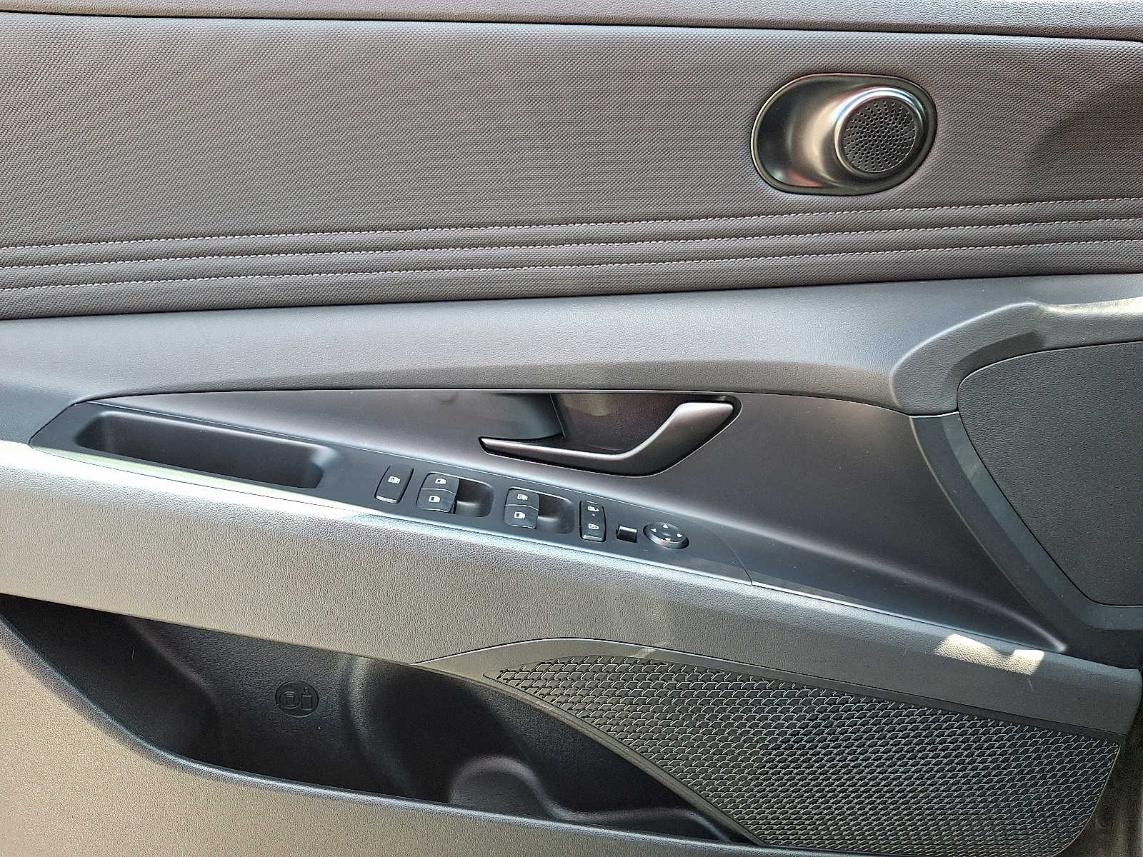 2026 Hyundai Elantra SEL Sport - Photo 13