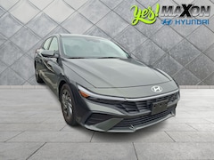 2024 Hyundai Elantra SEL Sedan