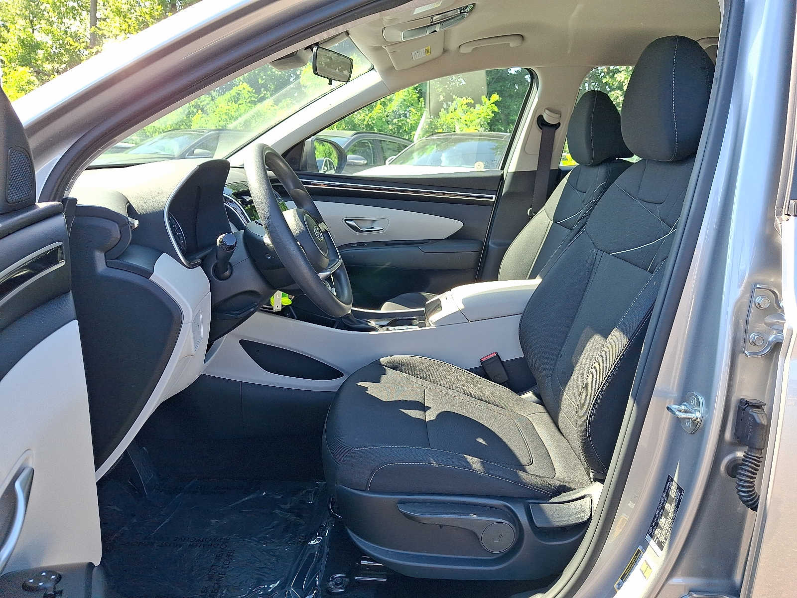 2024 Hyundai Tucson SE - Photo 14