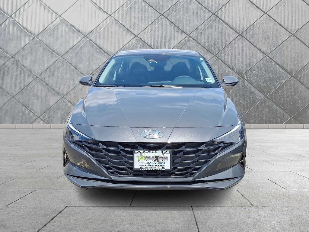 Used 2023 Hyundai Elantra SE Sedan