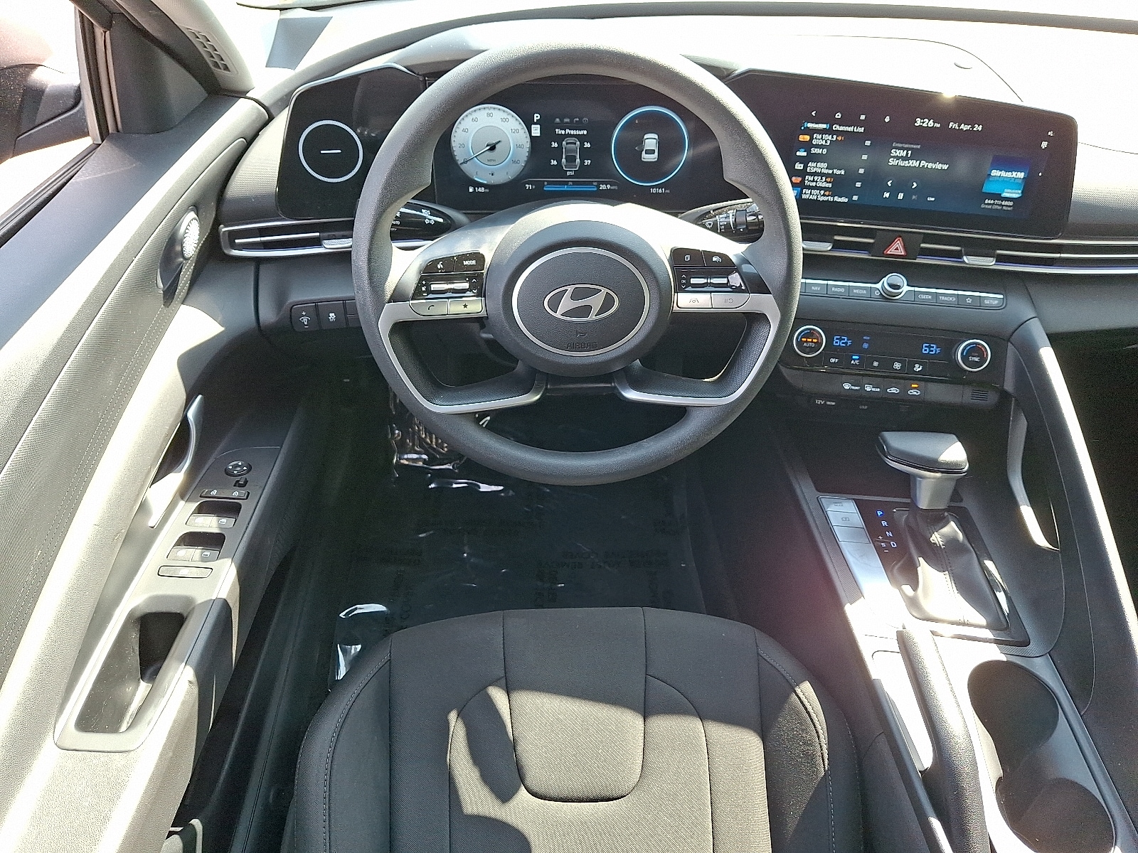 2024 Hyundai Elantra SEL - Photo 12