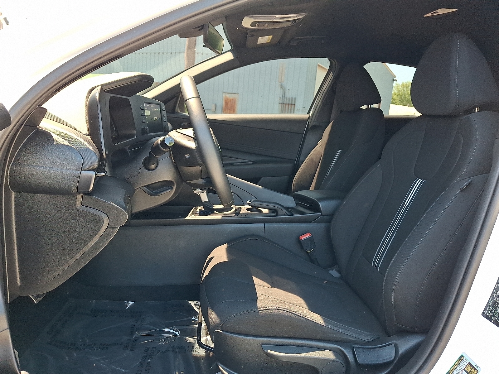 2025 Hyundai Elantra SEL - Photo 14