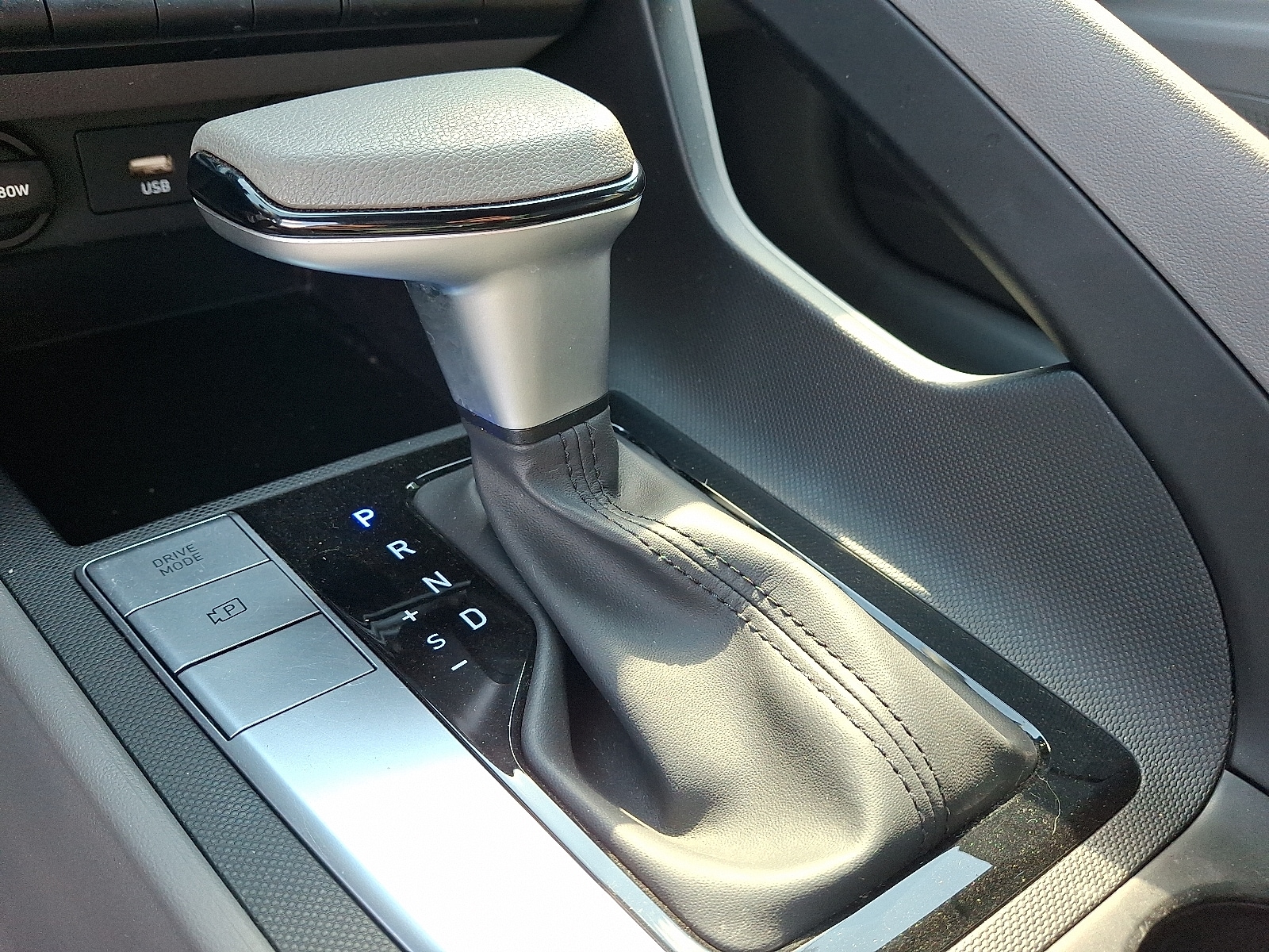 2024 Hyundai Elantra SEL - Photo 15