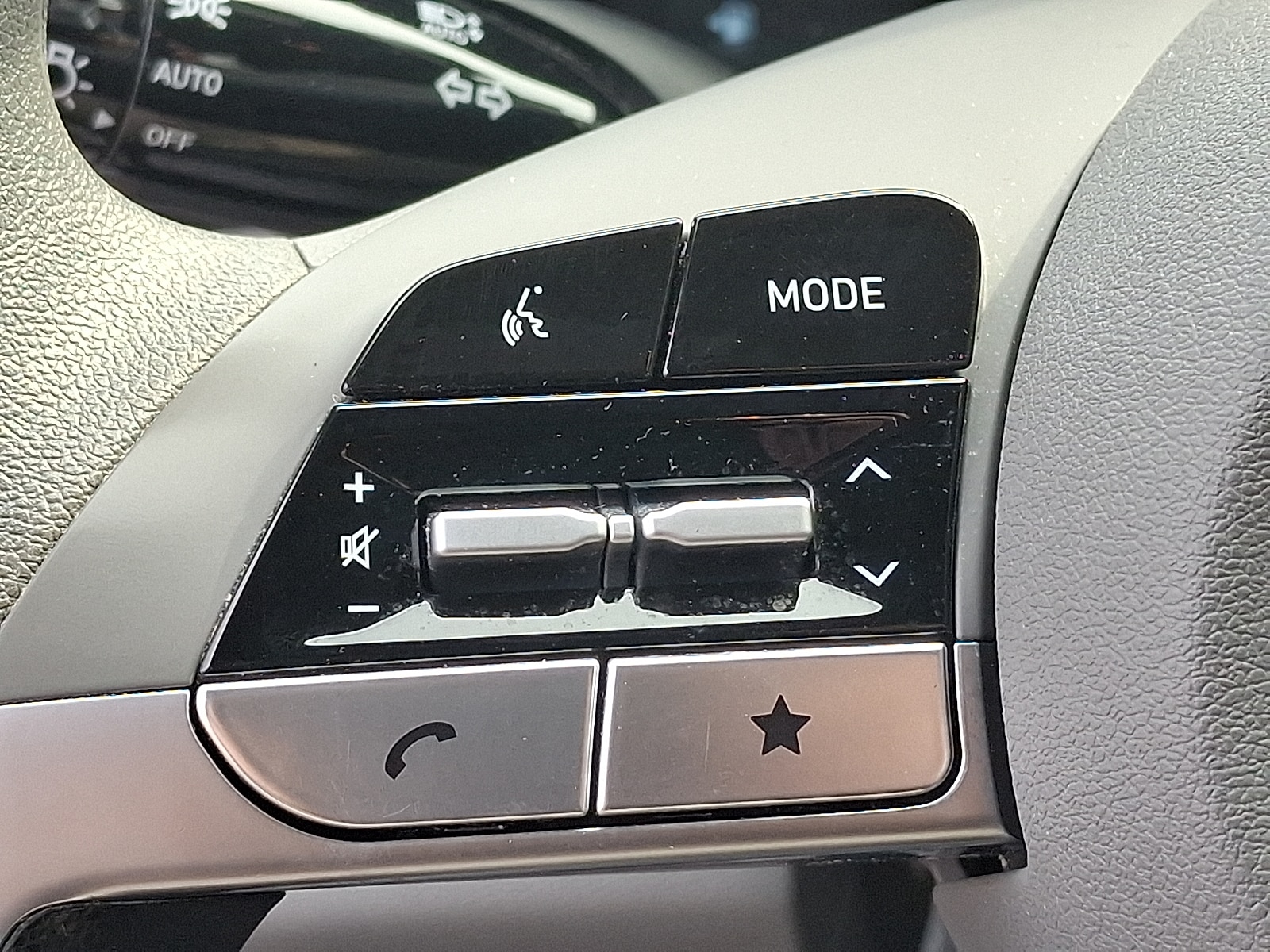 2024 Hyundai Elantra SE - Photo 21
