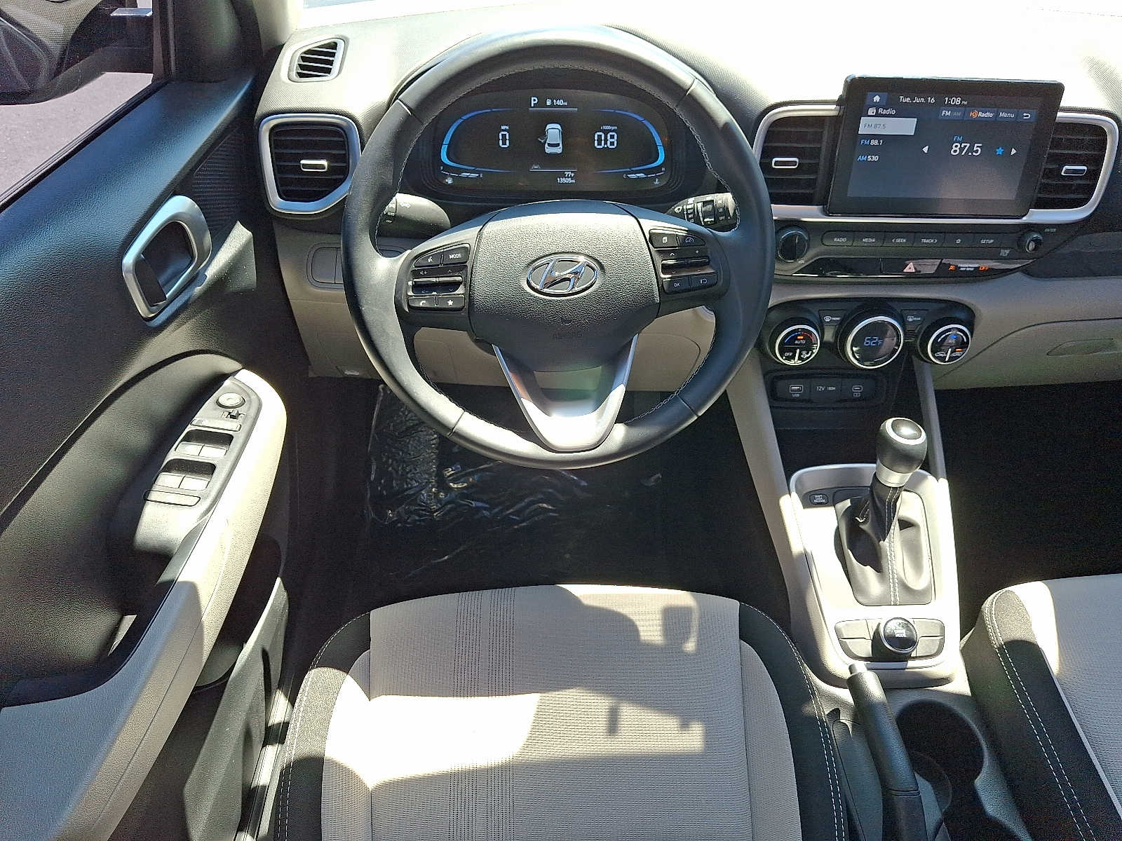 2024 Hyundai Venue SEL - Photo 12