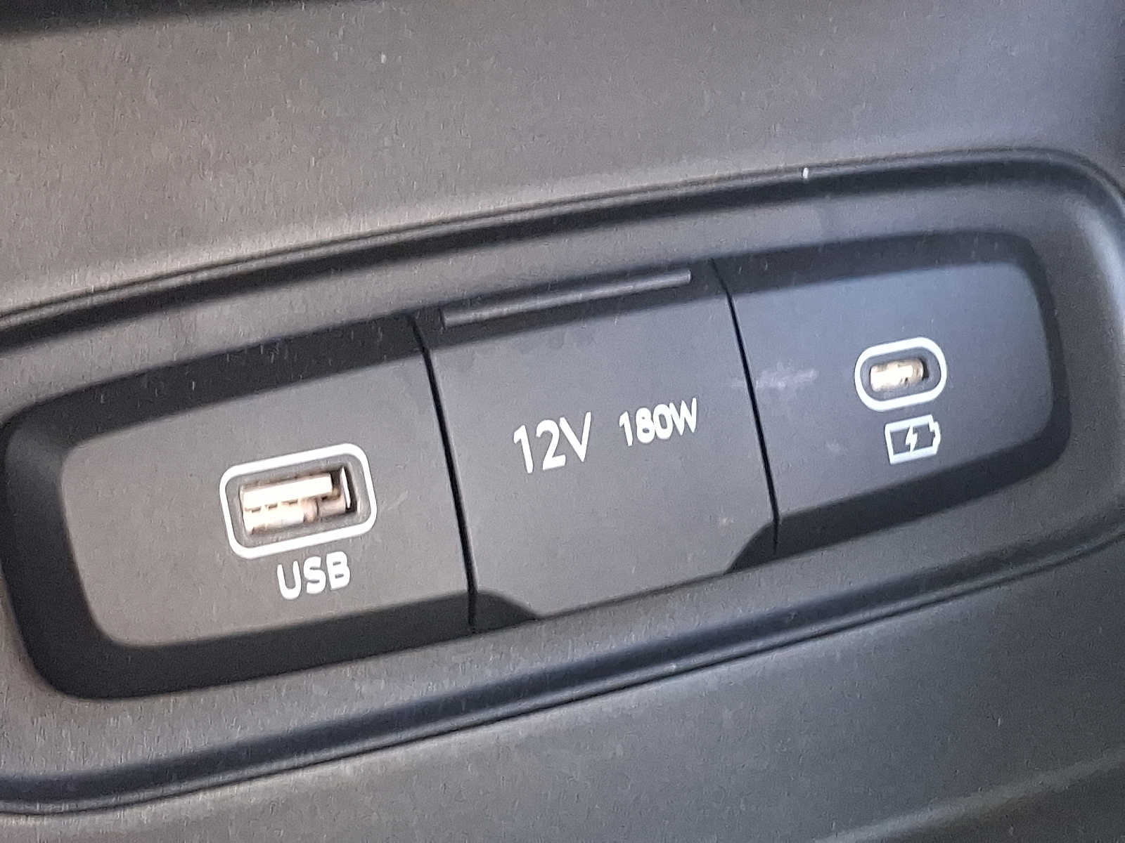 2024 Hyundai Venue SEL - Photo 25