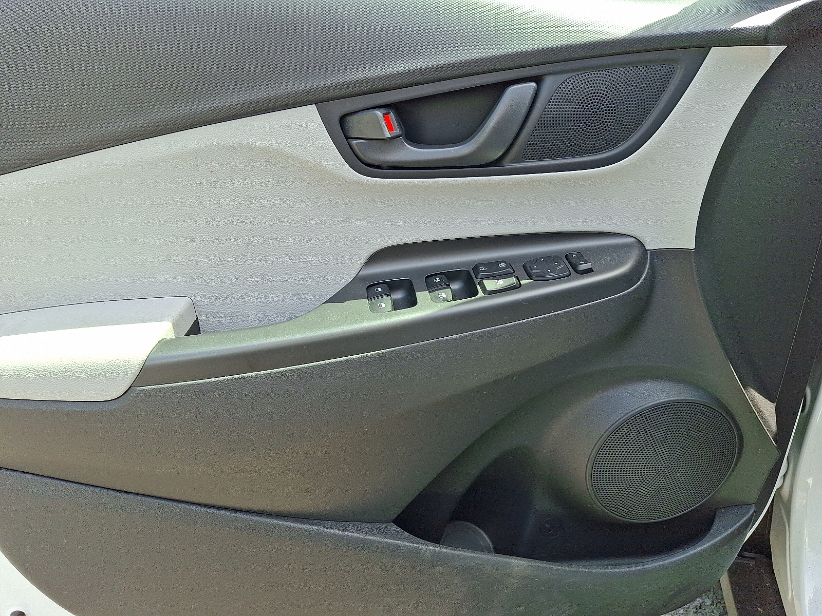 2023 Hyundai Kona SEL - Photo 13