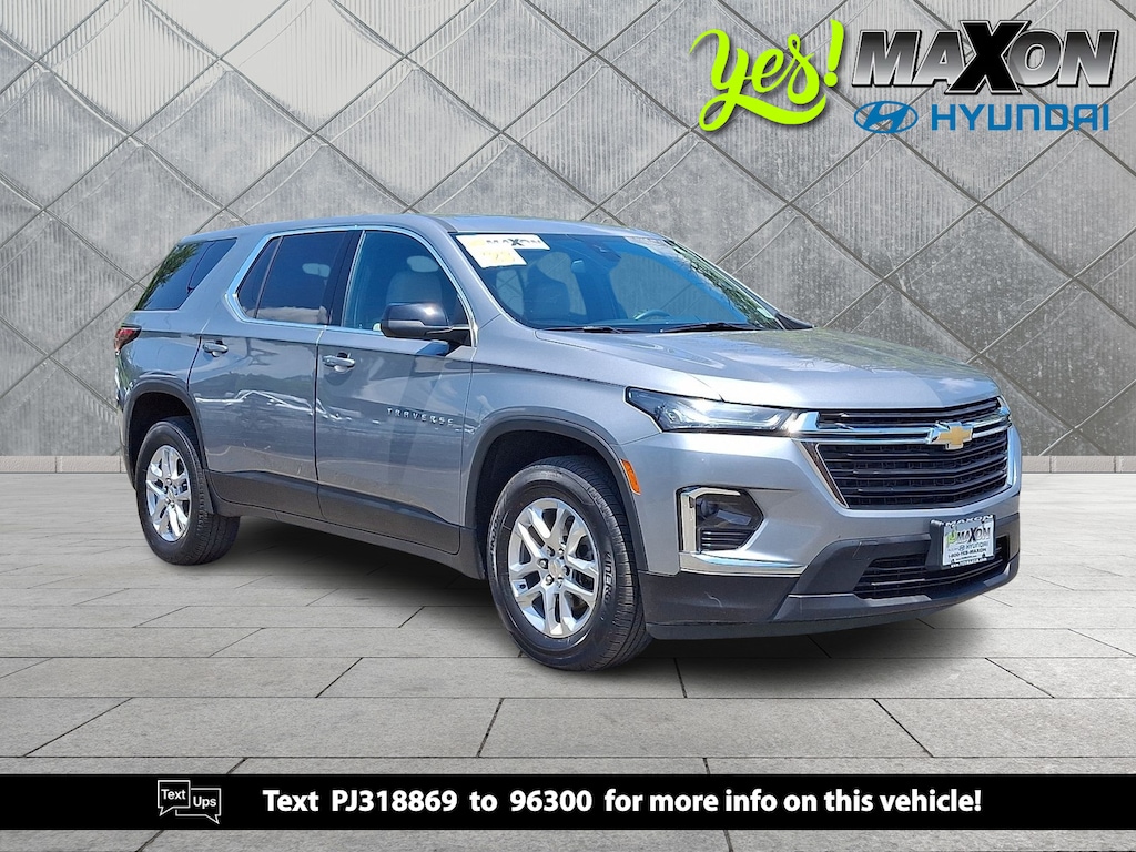 Used 2023 Chevrolet Traverse LS SUV