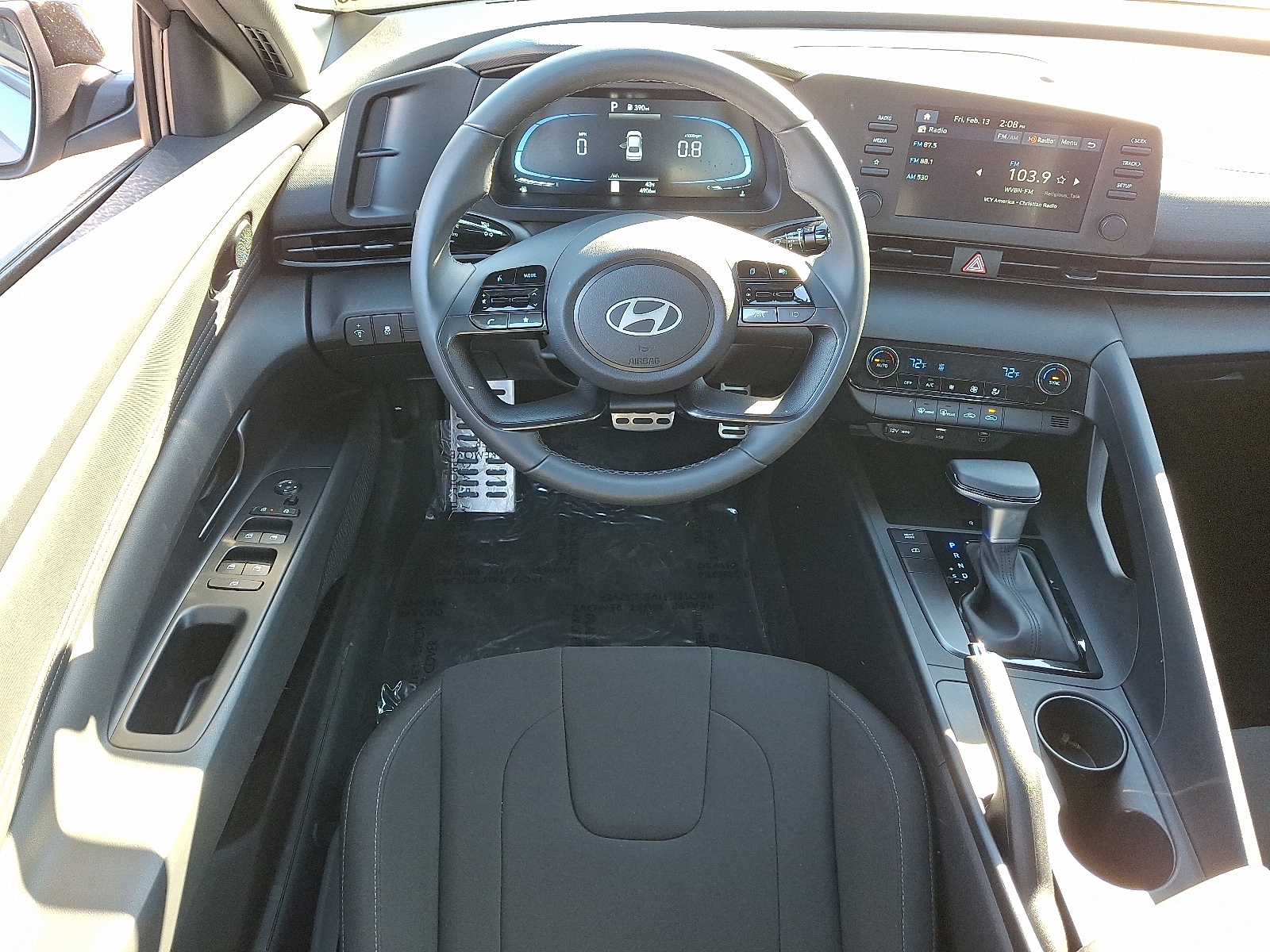 2025 Hyundai Elantra SEL - Photo 12