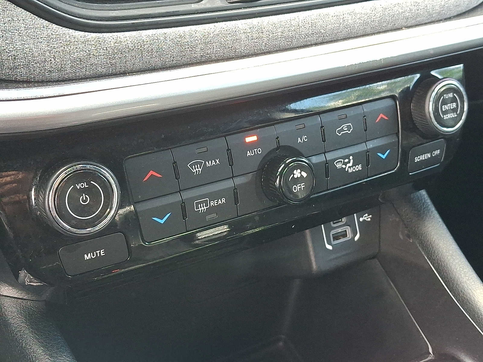 2022 Jeep Compass Latitude - Photo 16
