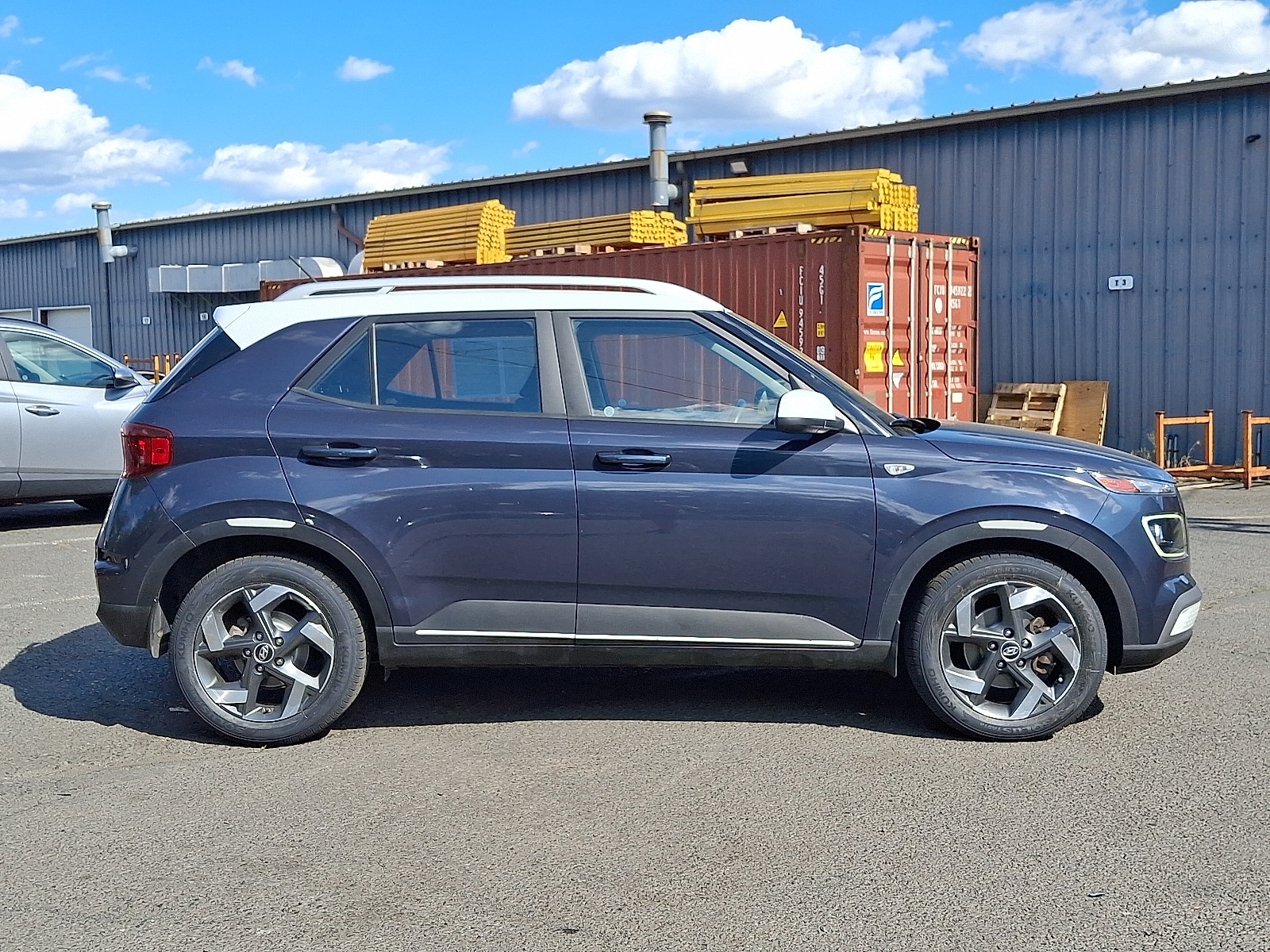 2023 Hyundai Venue Limited - Photo 8