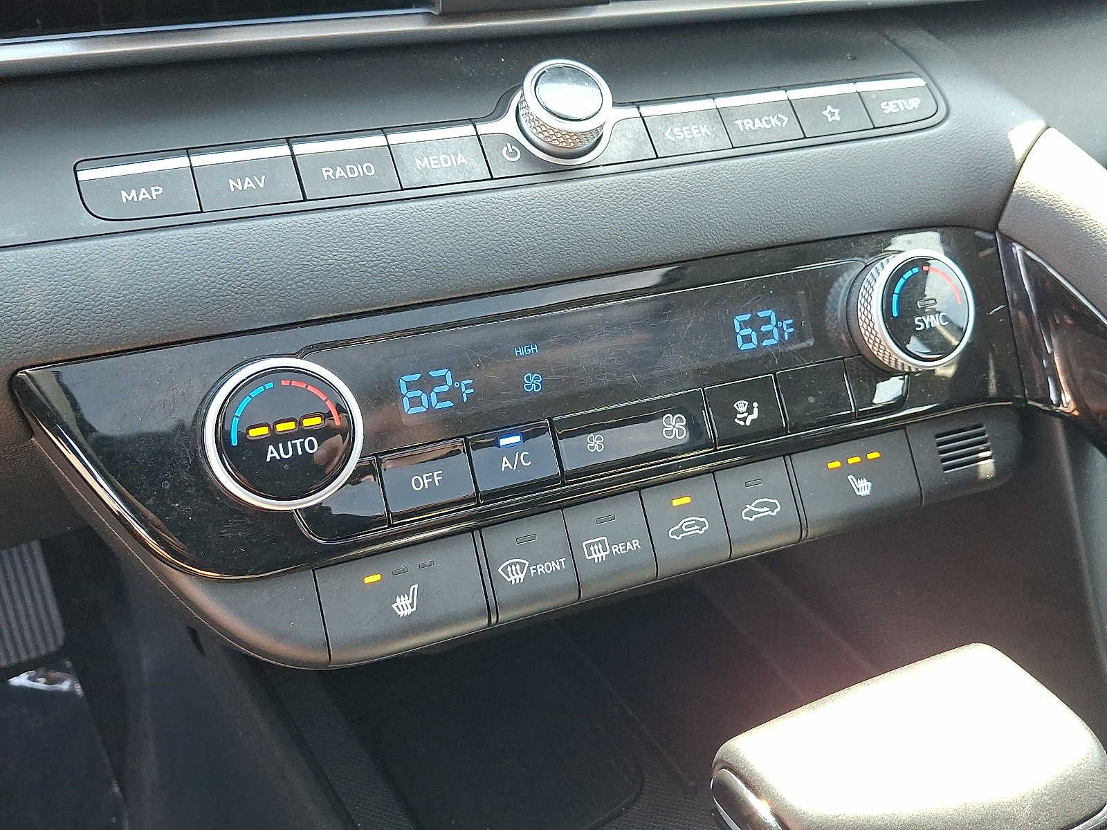 2024 Hyundai Elantra SEL - Photo 17