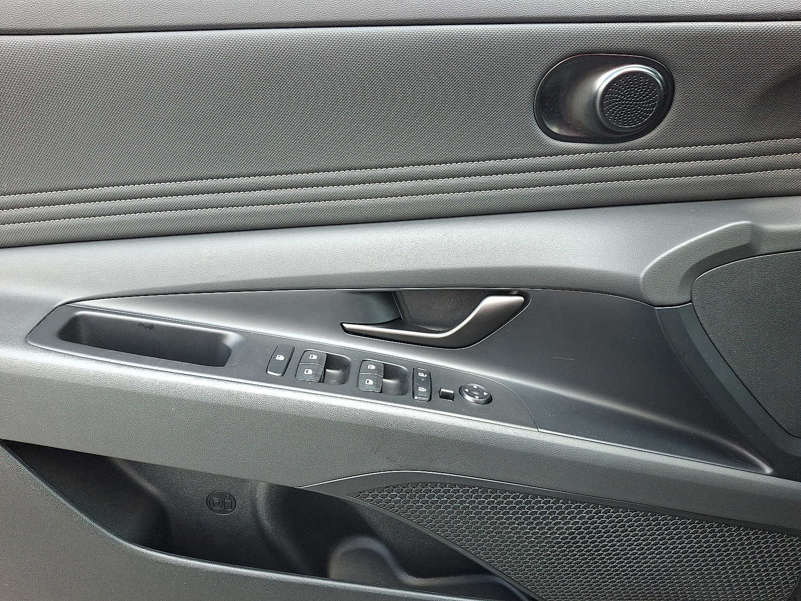 2026 Hyundai Elantra SEL Sport - Photo 13
