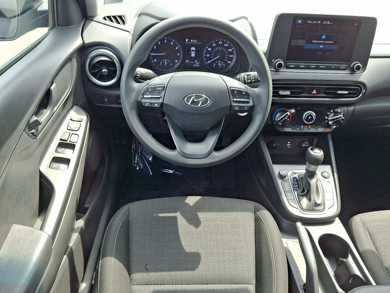 2023 Hyundai Kona SEL - Photo 12