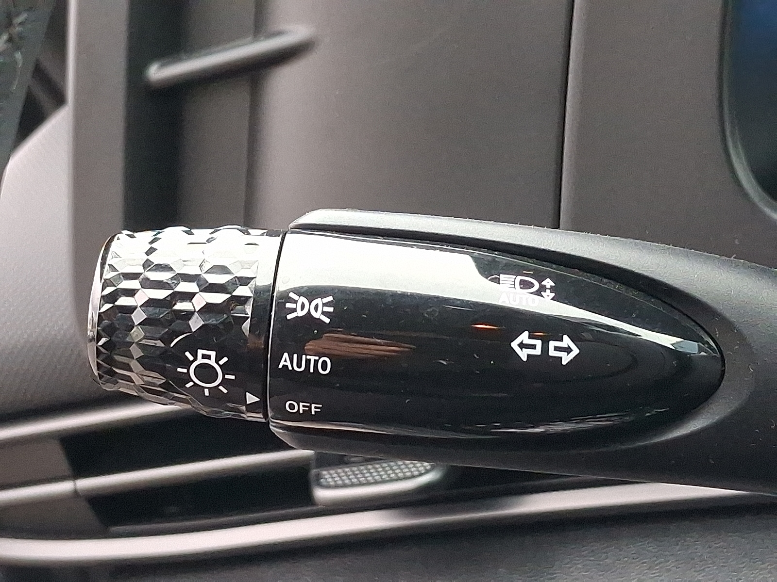 2025 Hyundai Elantra SEL - Photo 26