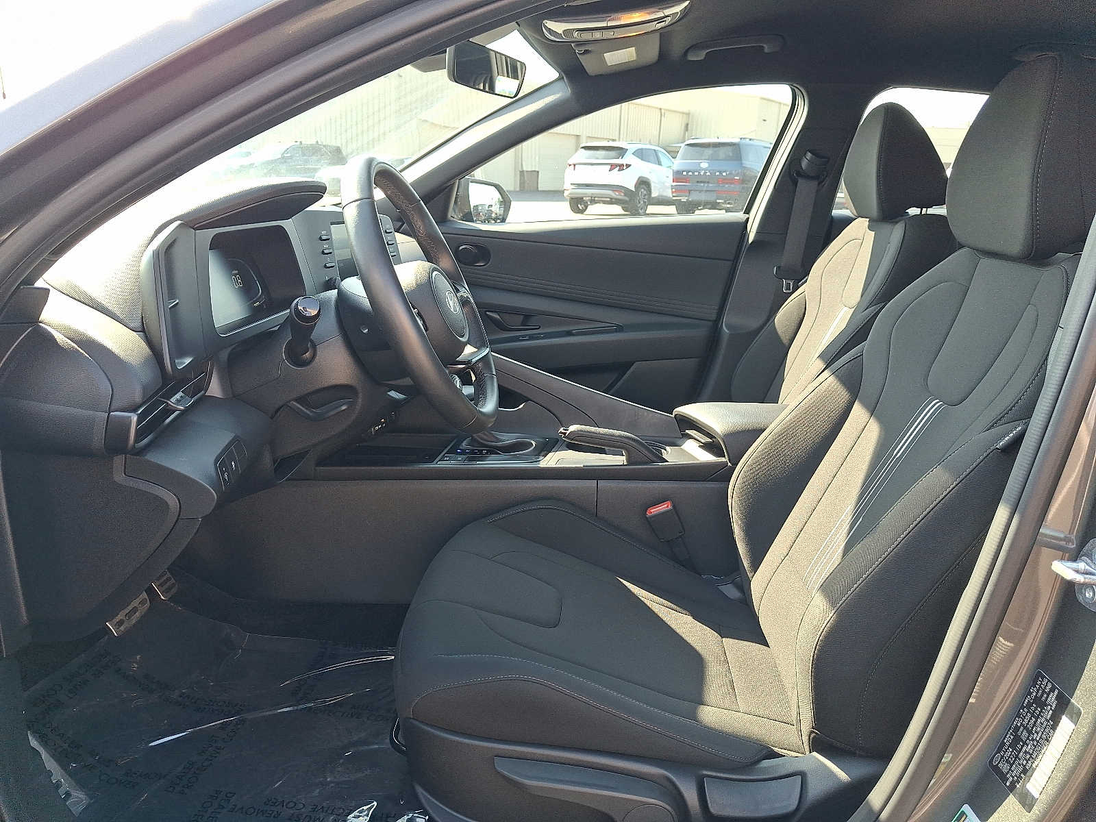 2025 Hyundai Elantra SEL - Photo 14