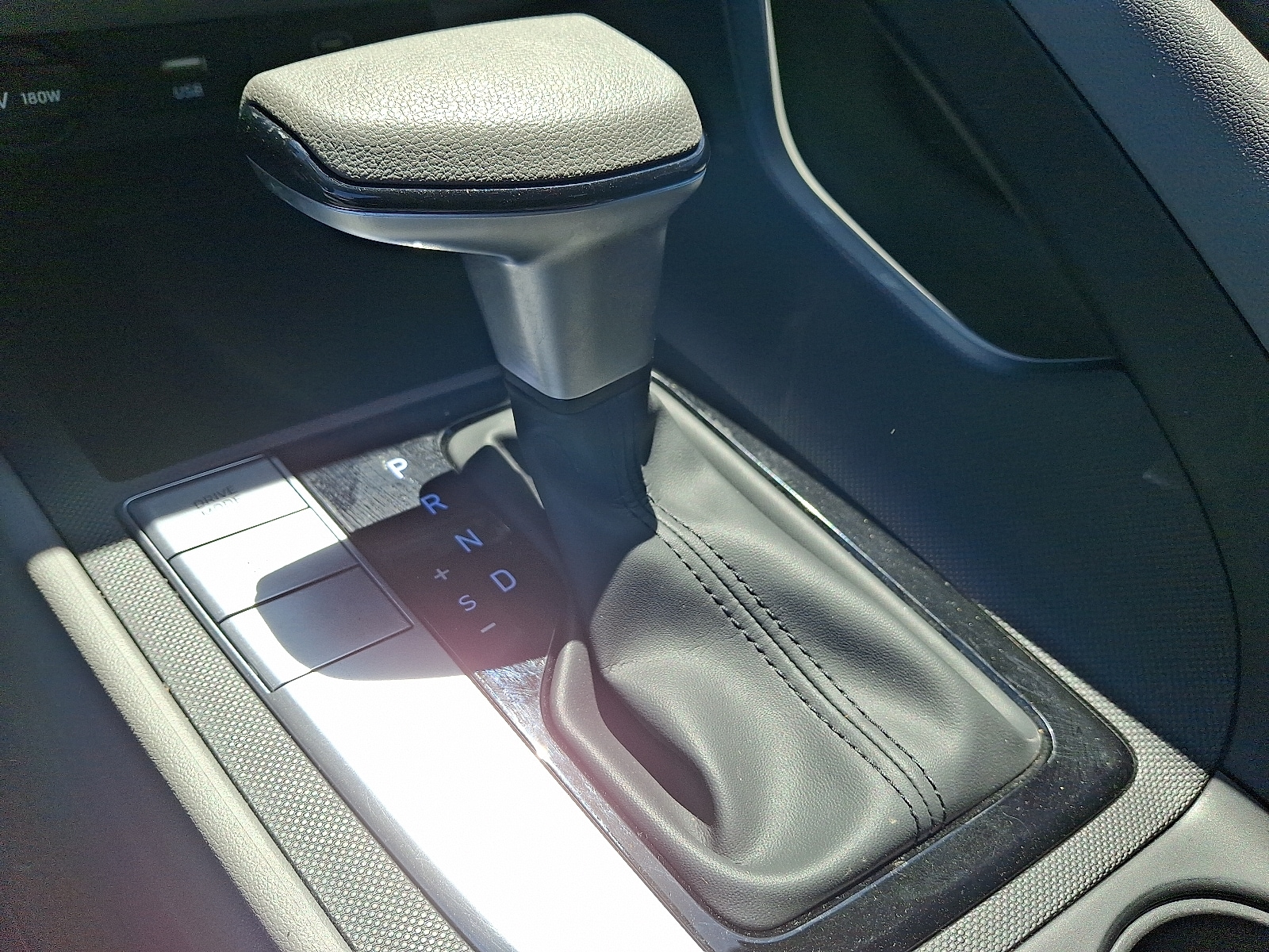 2024 Hyundai Elantra SEL - Photo 15