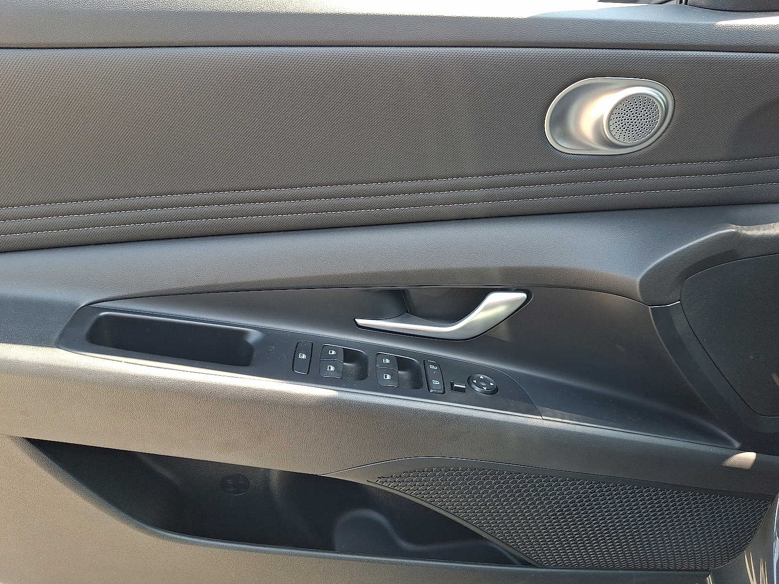 2024 Hyundai Elantra SEL - Photo 13
