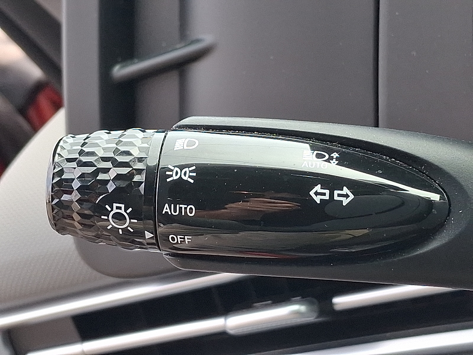 2024 Hyundai Elantra SE - Photo 27