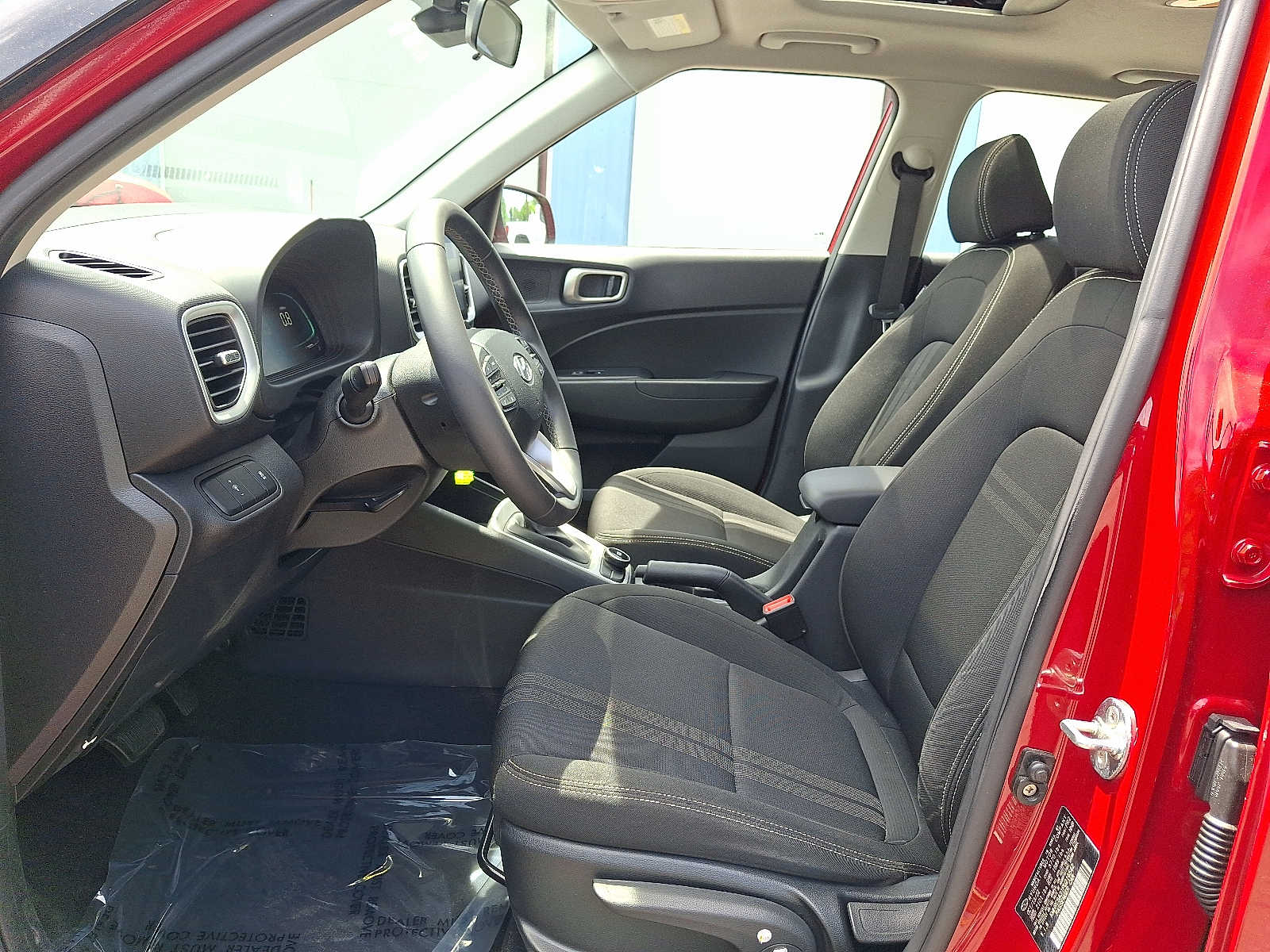 2023 Hyundai Venue SEL - Photo 14