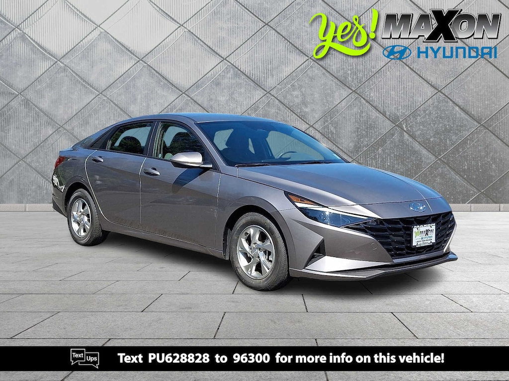 Used 2023 Hyundai Elantra SE Sedan