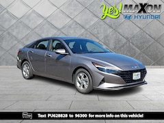2023 Hyundai Elantra SE Sedan