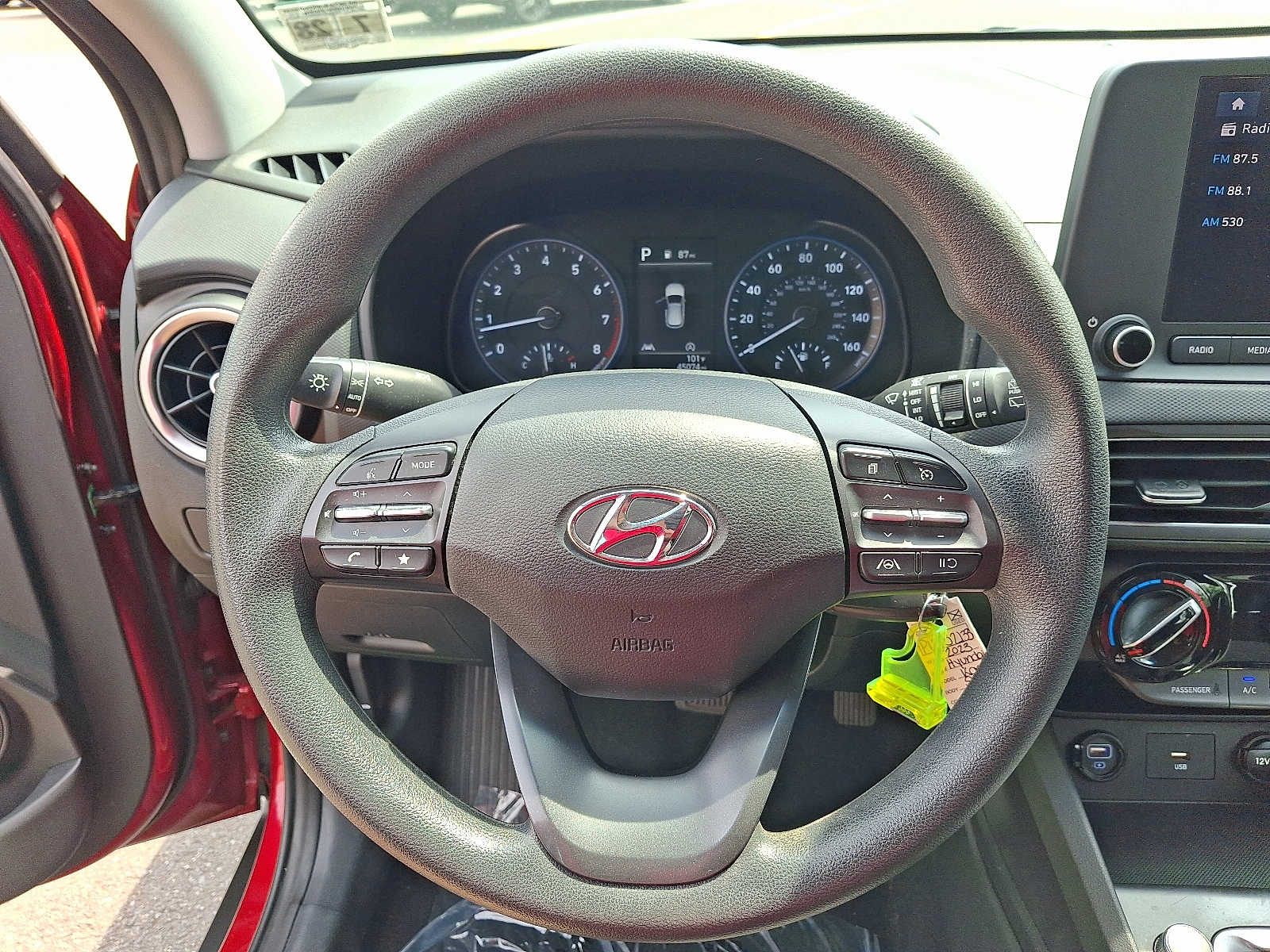 2023 Hyundai Kona SE - Photo 19