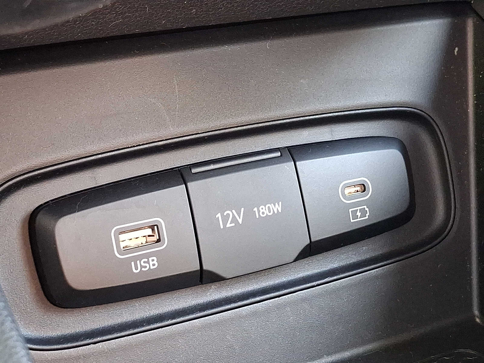2024 Hyundai Venue SE - Photo 24