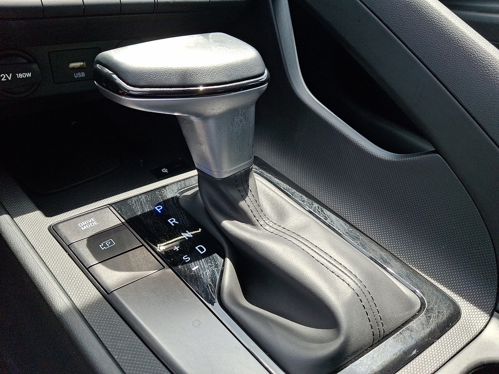 2025 Hyundai Elantra SEL - Photo 15