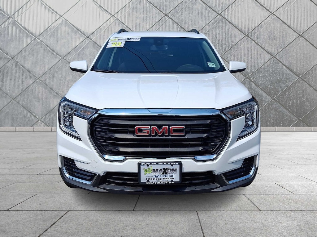 Used 2023 GMC Terrain SLE SUV