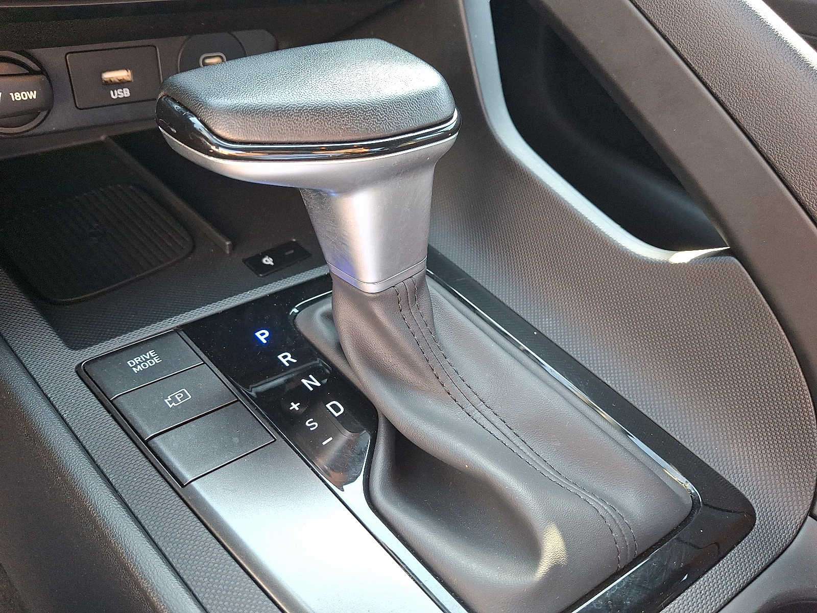 2025 Hyundai Elantra SEL - Photo 15