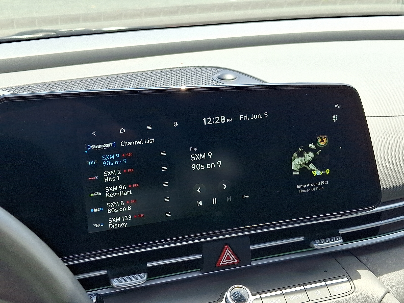2024 Hyundai Elantra SEL - Photo 18