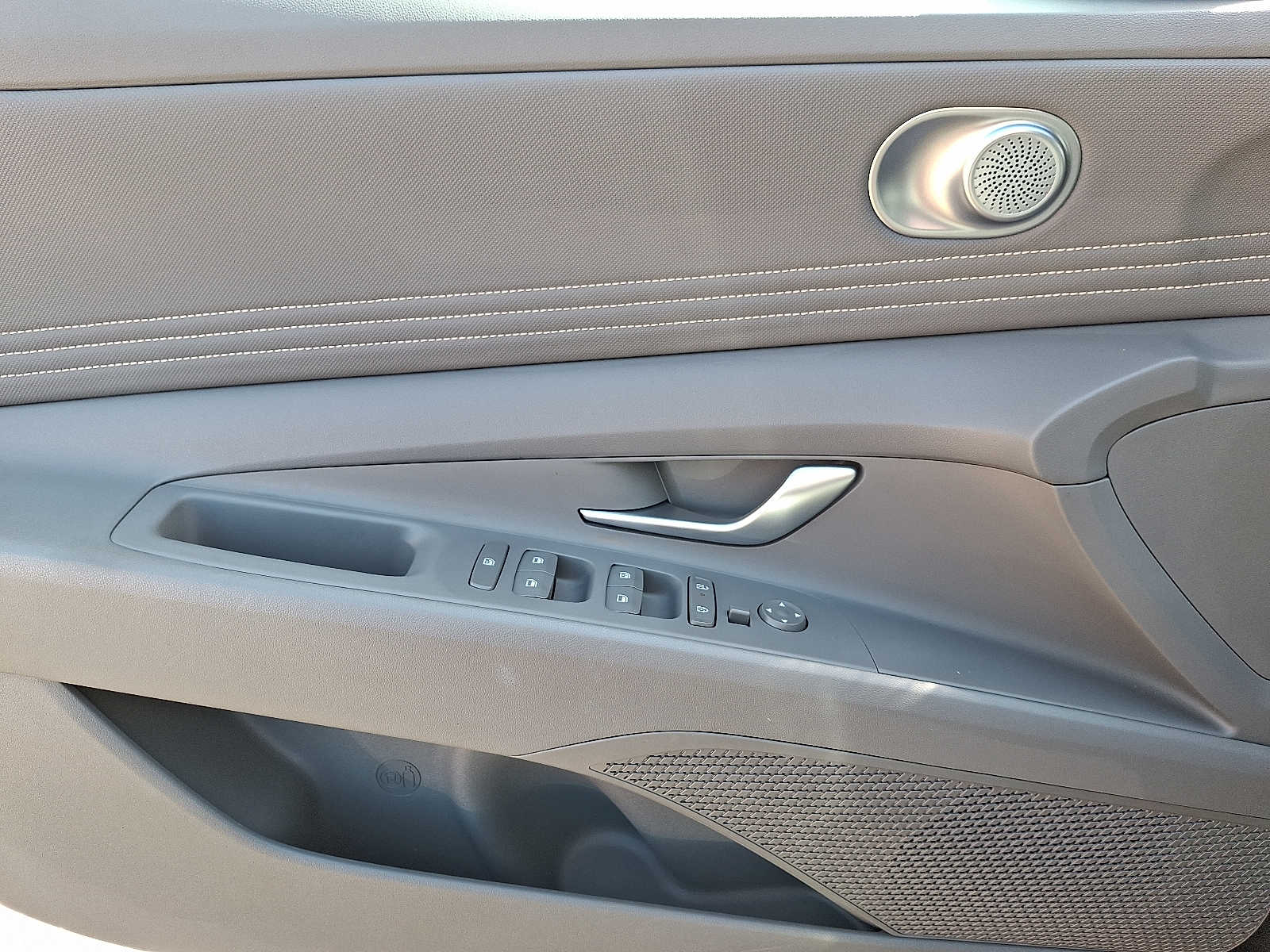 2026 Hyundai Elantra SEL Sport - Photo 12